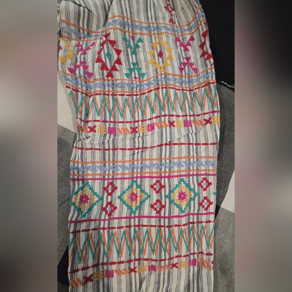 Savanna Jane Embroidered Top - Picture 3 of 10